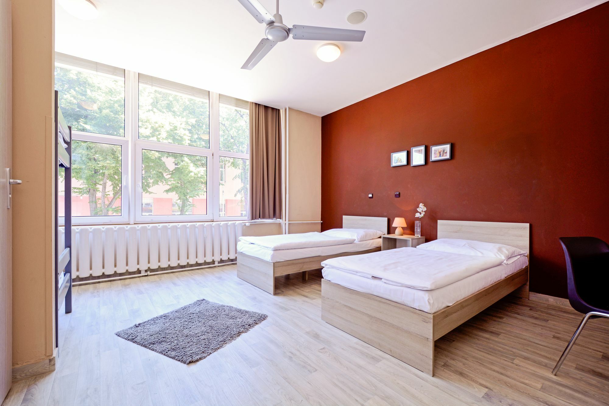Plus Prague Hostel Exterior photo